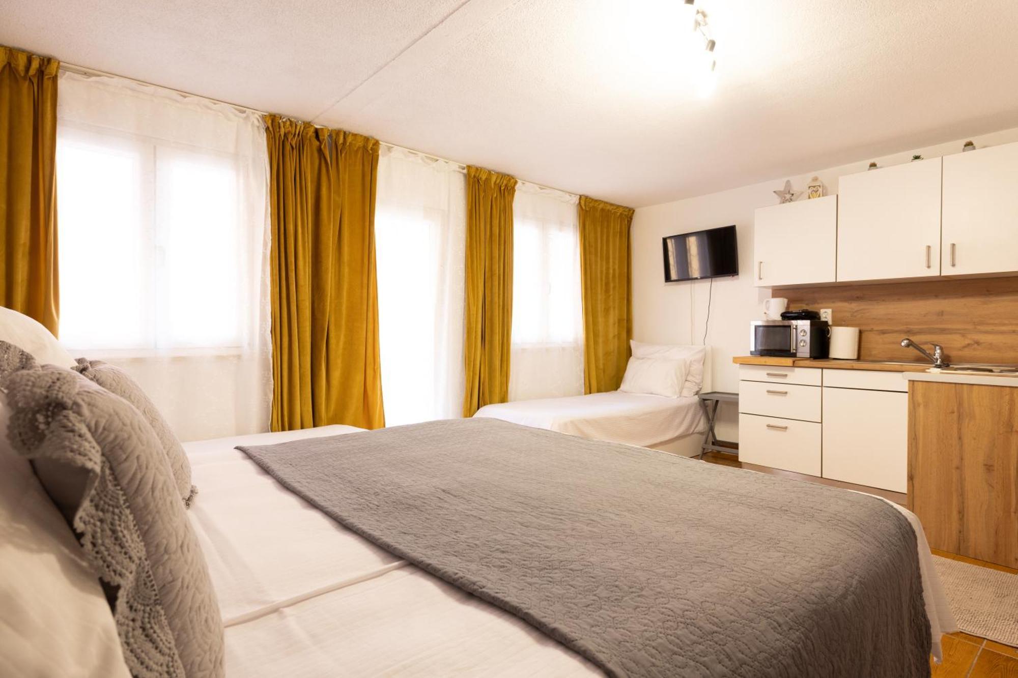 Guesthouse Rebecca マカルスカ エクステリア 写真