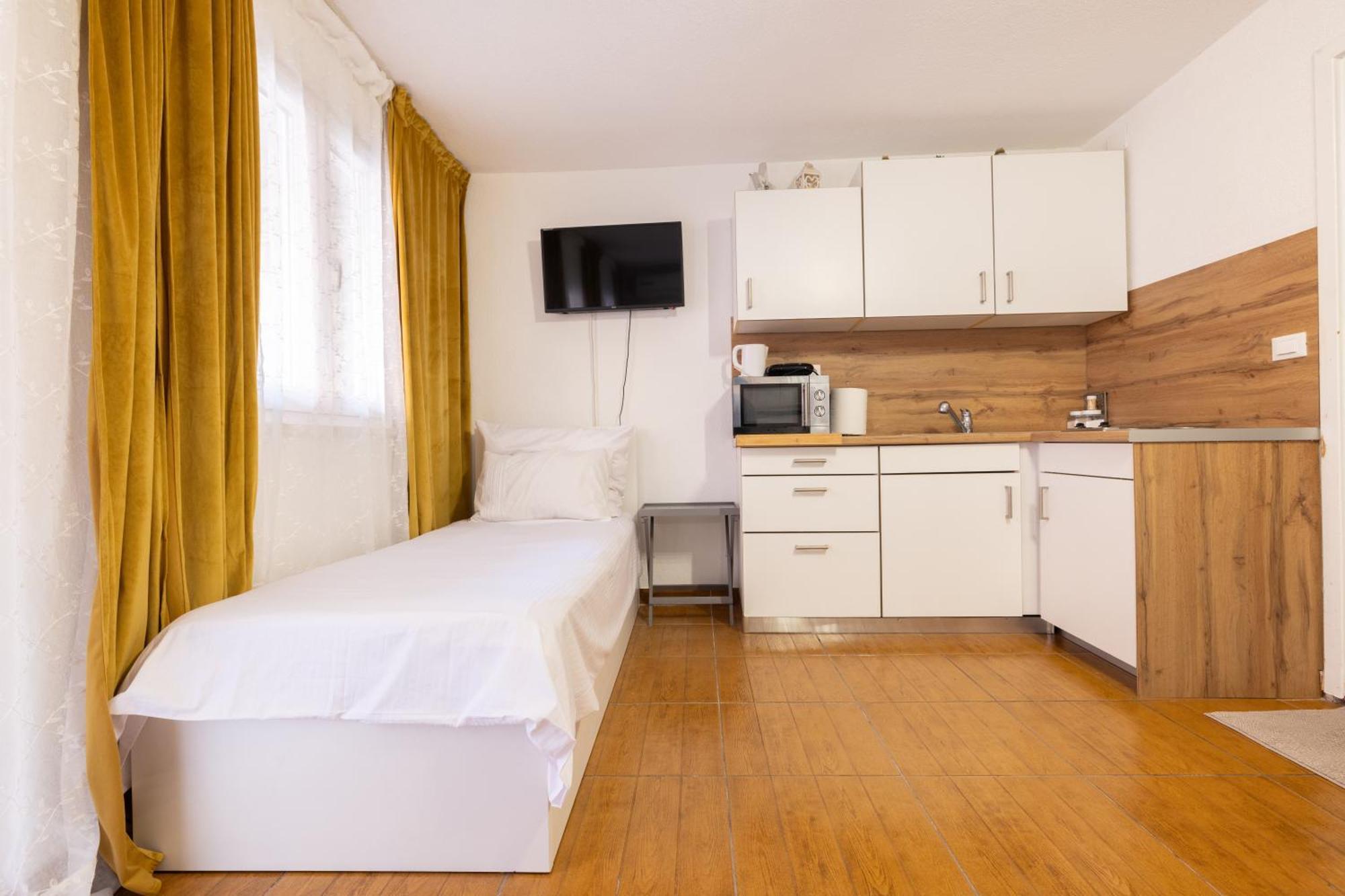 Guesthouse Rebecca マカルスカ エクステリア 写真